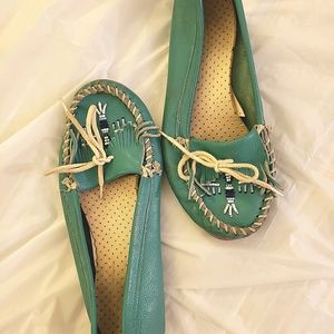Minnetonka vintage teal moccasin with bead detail